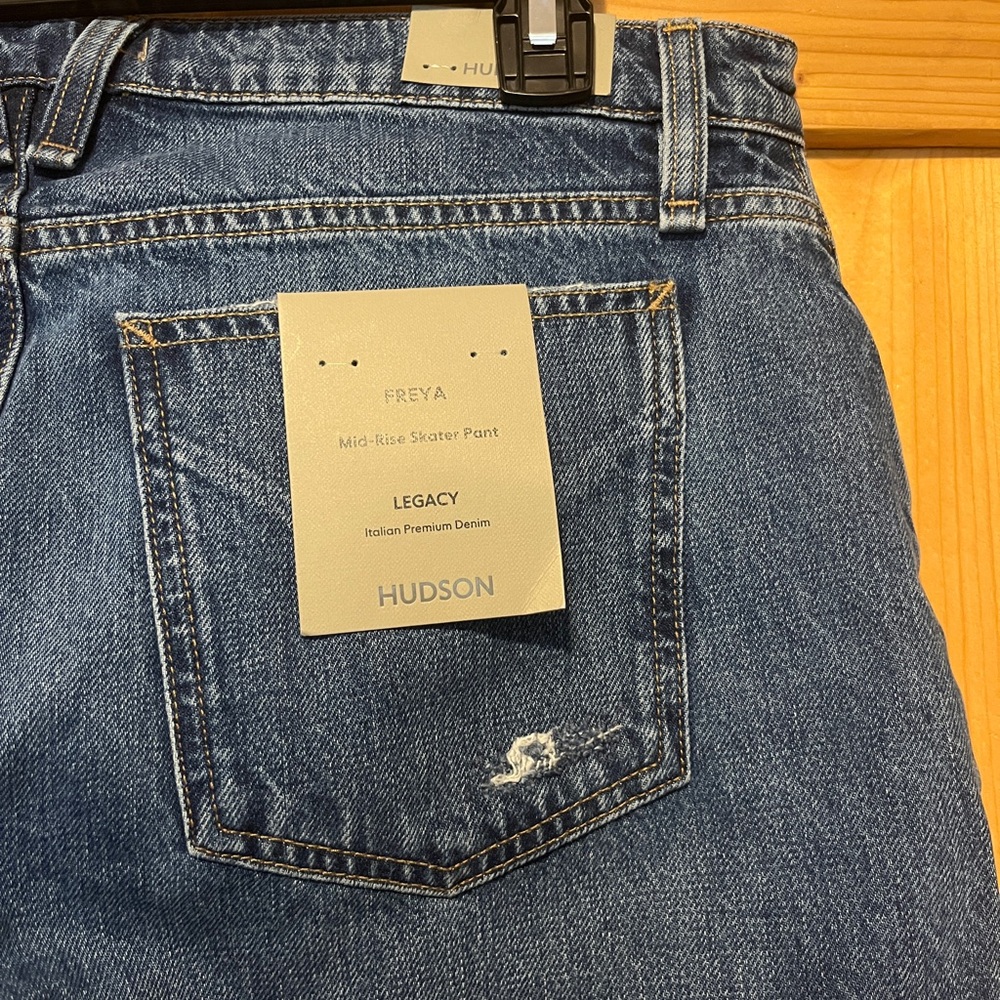 NWT Hudson Freya Mid-Rise Wide Leg Distressed Skater Jeans Sz 30 - Picture 8 of 16